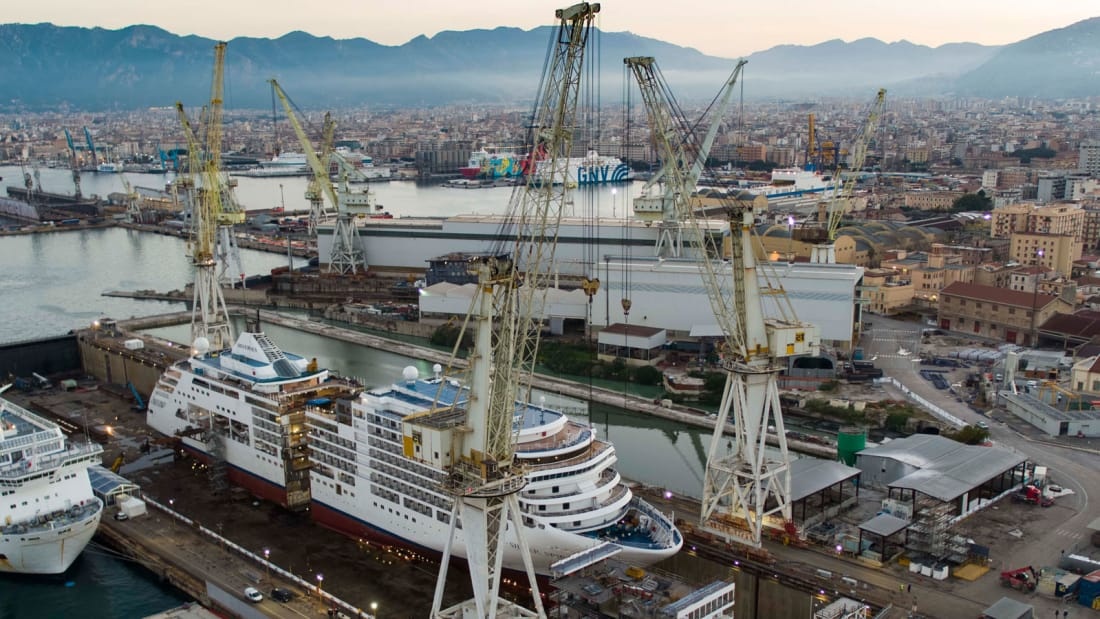 cua doi du thuyen o Italy anh 10