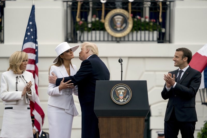 thoi trang de nhat phu nhan My anh 7