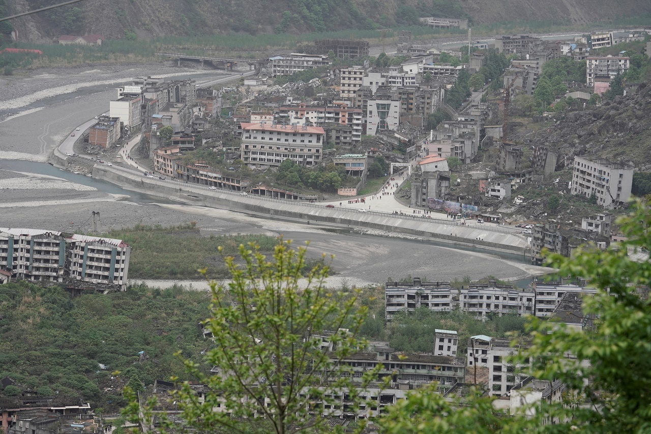 10 nam dong dat tu xuyen anh 3