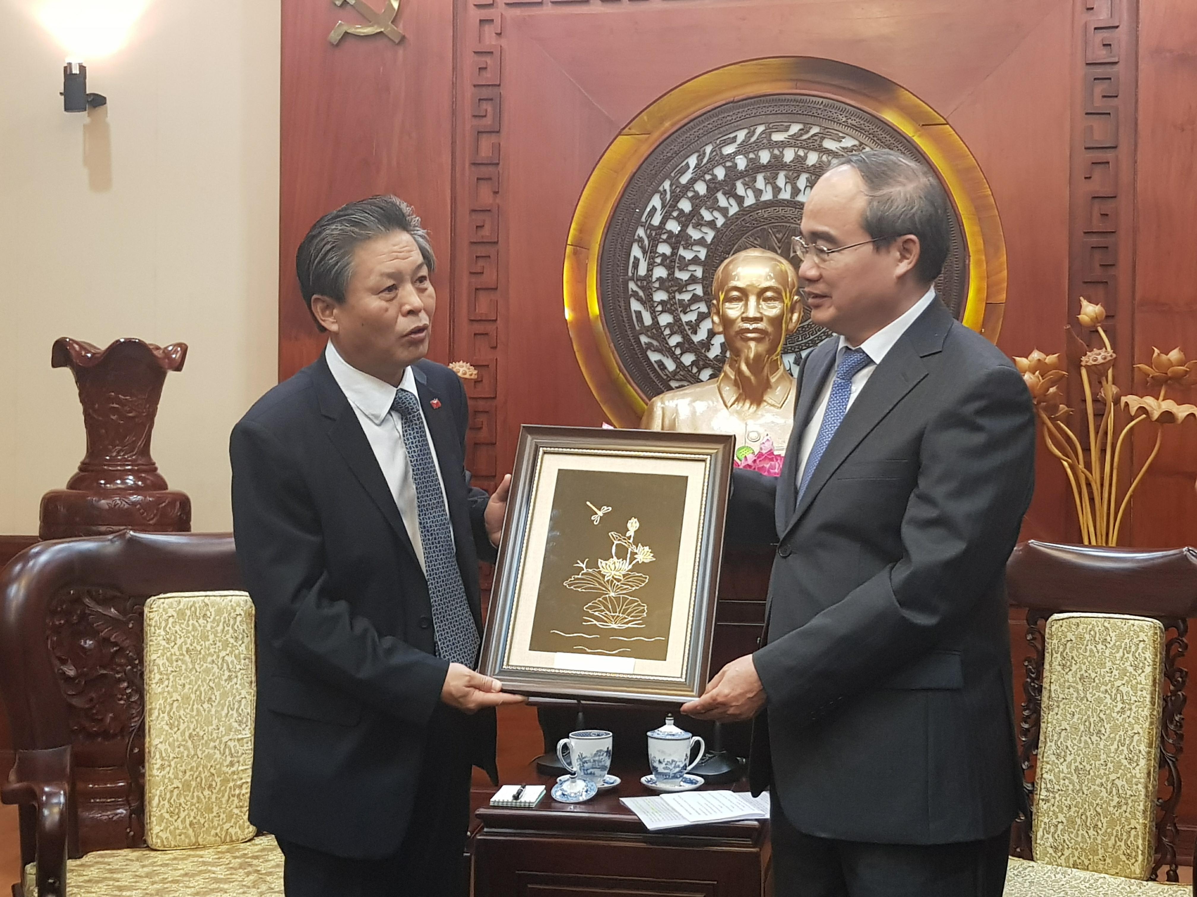 tong lanh su trung quoc tran duc hai anh 2