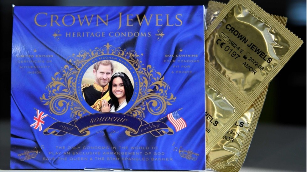 đồ lưu niệm đám cưới hoàng tử anh ảnh 2 do luu niem dam cuoi hoang tu anh anh 2