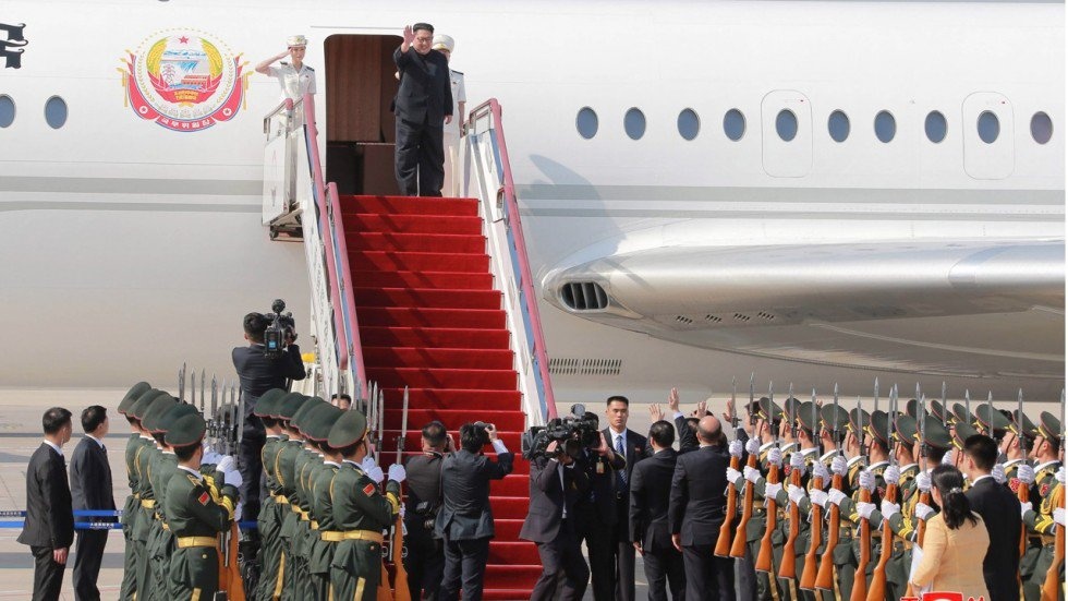 trung quốc điều máy bay hộ tống kim jong un ảnh 1 trung quoc dieu may bay ho tong kim jong un anh 1