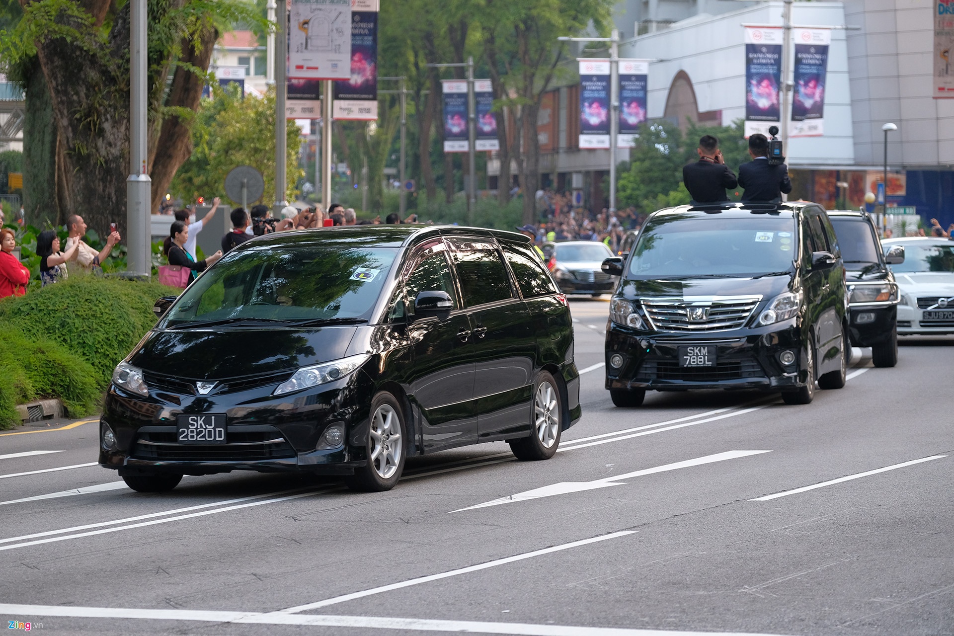 Doan xe cua Kim Jong Un vuot con duong sam uat nhat Singapore hinh anh