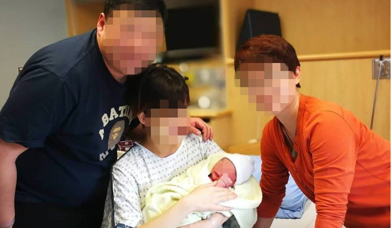 Canada dau dau vi ba bau Trung Quoc 'du lich sinh con' hinh anh