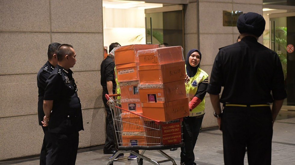 thủ tướng malaysia najib razak tham nhũng ảnh 2 thu tuong malaysia najib razak tham nhung anh 2