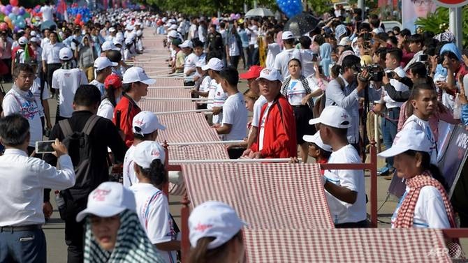 khăn rằn dài nhất thế giới campuchia ảnh 1 khan ran dai nhat the gioi campuchia anh 1