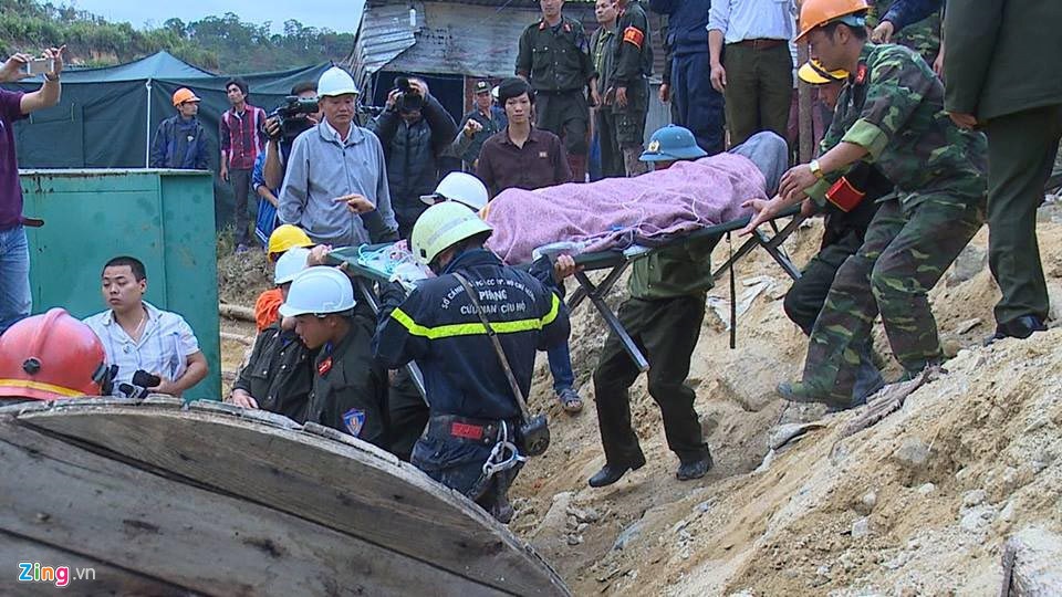 tim thay doi bong trong hang thai lan anh 3