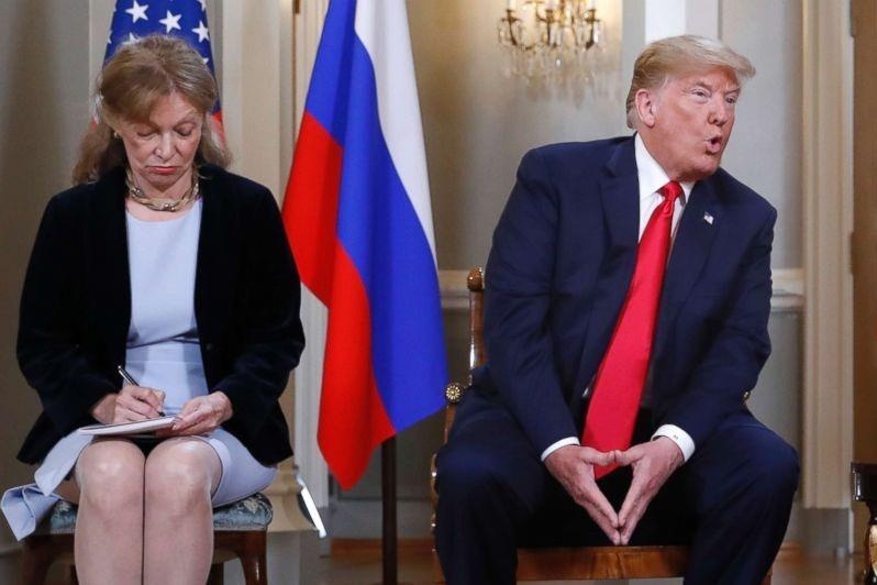 Phe Dan chu muon phien dich cua Trump dieu tran ve cuoc gap Putin hinh anh