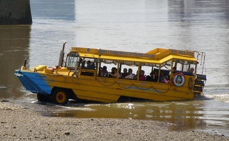 9 nguoi mot gia dinh thiet mang trong vu lat thuyen o My hinh anh