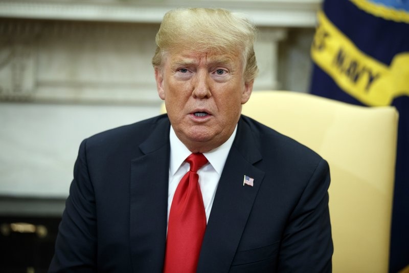 Trump bat ngo doi giong: Hoa diu voi EU, cung ran voi Nga hinh anh