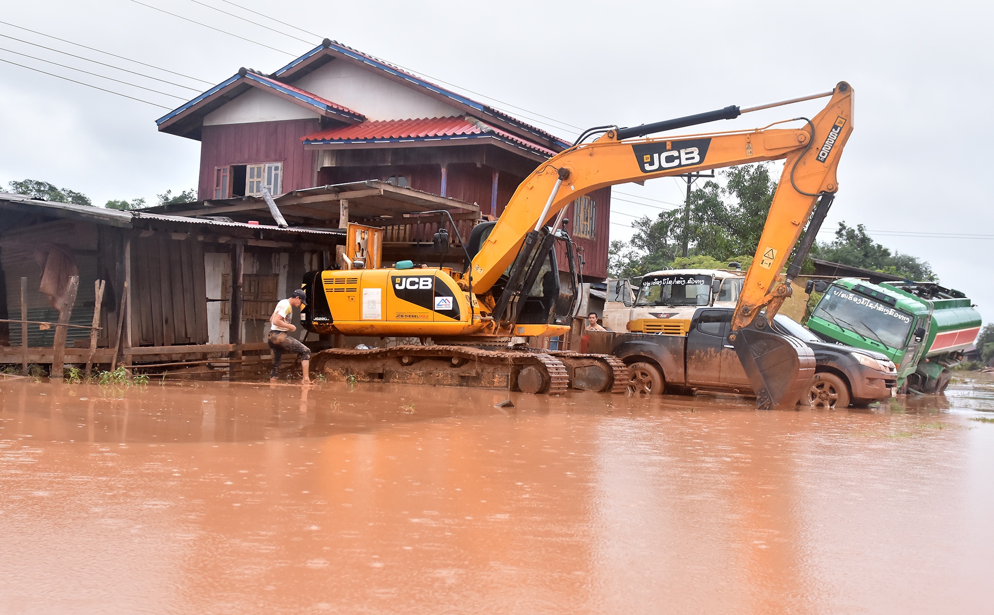 vo dap thuy dien tai lao anh 2