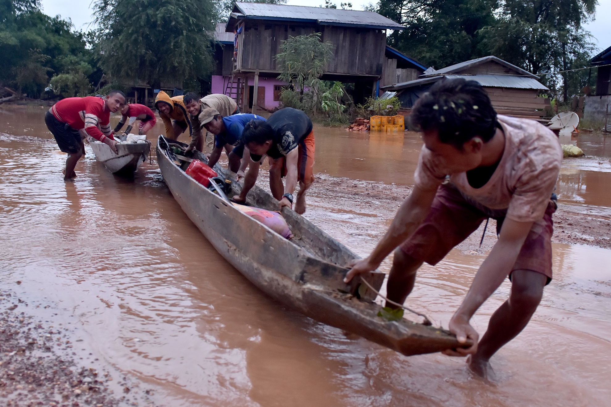 vo dap thuy dien tai lao anh 5