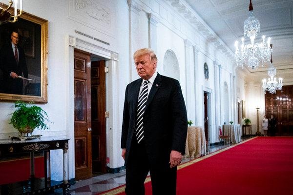 Trump va 'thang 8 toi te': Lua chon song con cua 2 phe tai My hinh anh