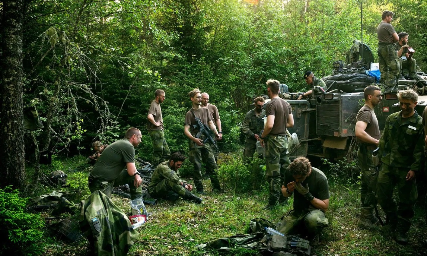 can cu quan su thuy dien doi pho nga anh 1