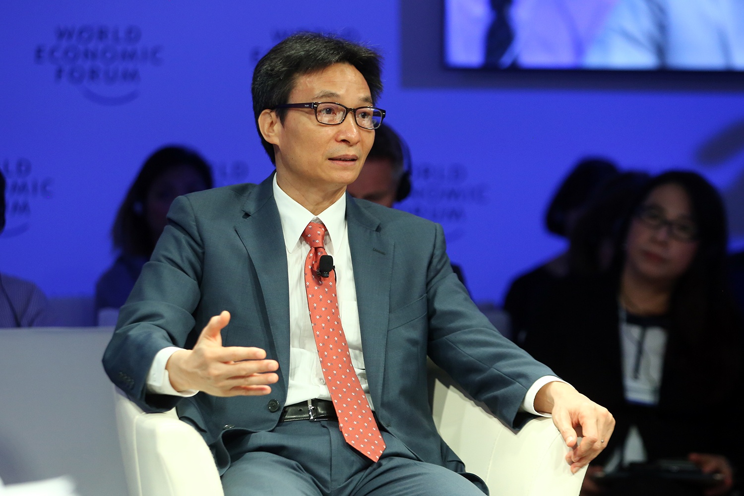 PTT Vu Duc Dam: SGK moi se khuyen khich hoc sinh dam nghi dam lam hinh anh