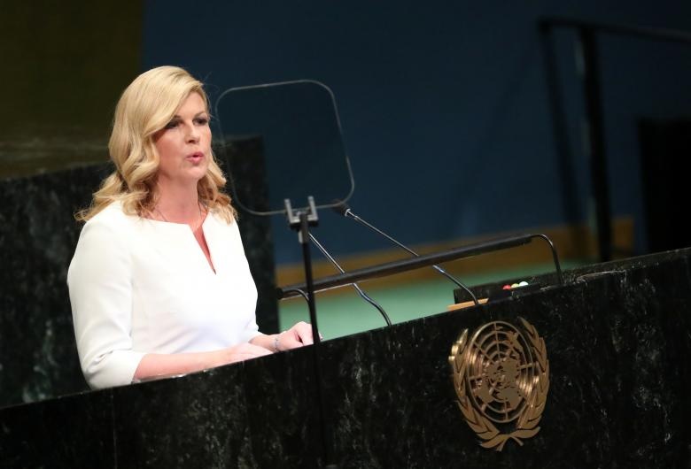 thu tuong new zealand be con di hop anh 8