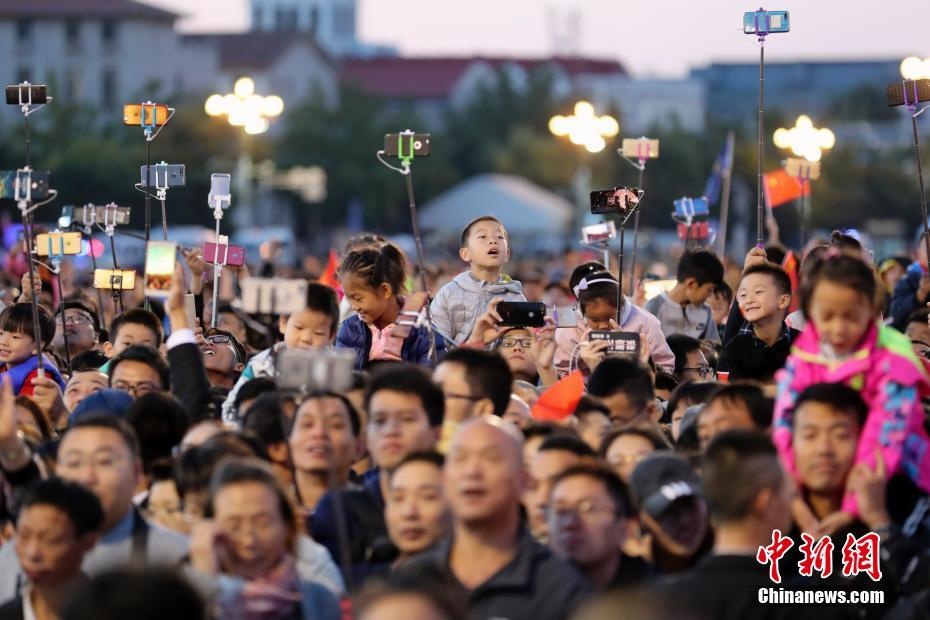 tuan le vang quoc khanh trung quoc anh 4