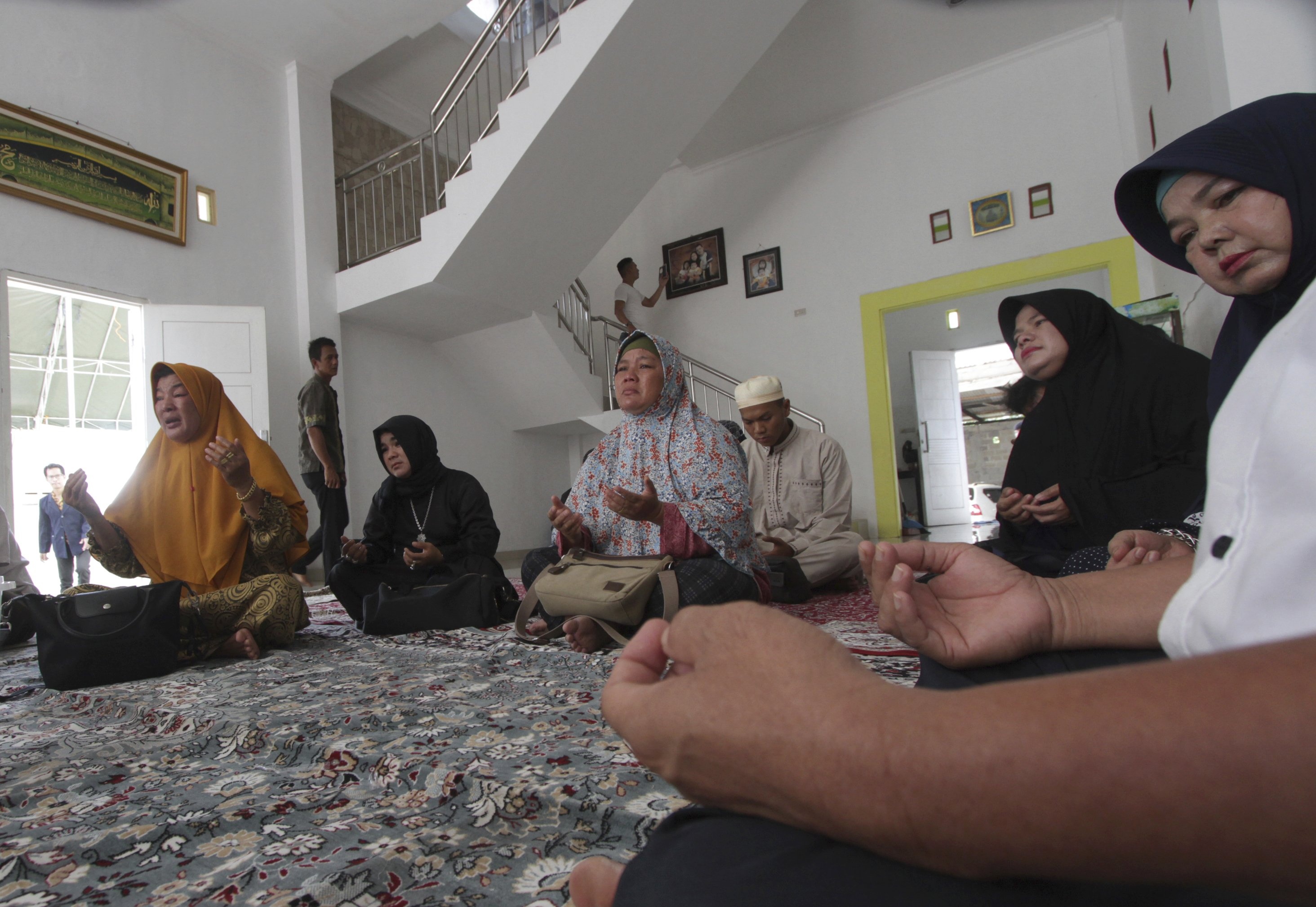 máy bay rơi ở indonesia ảnh 5 may bay roi o indonesia anh 5