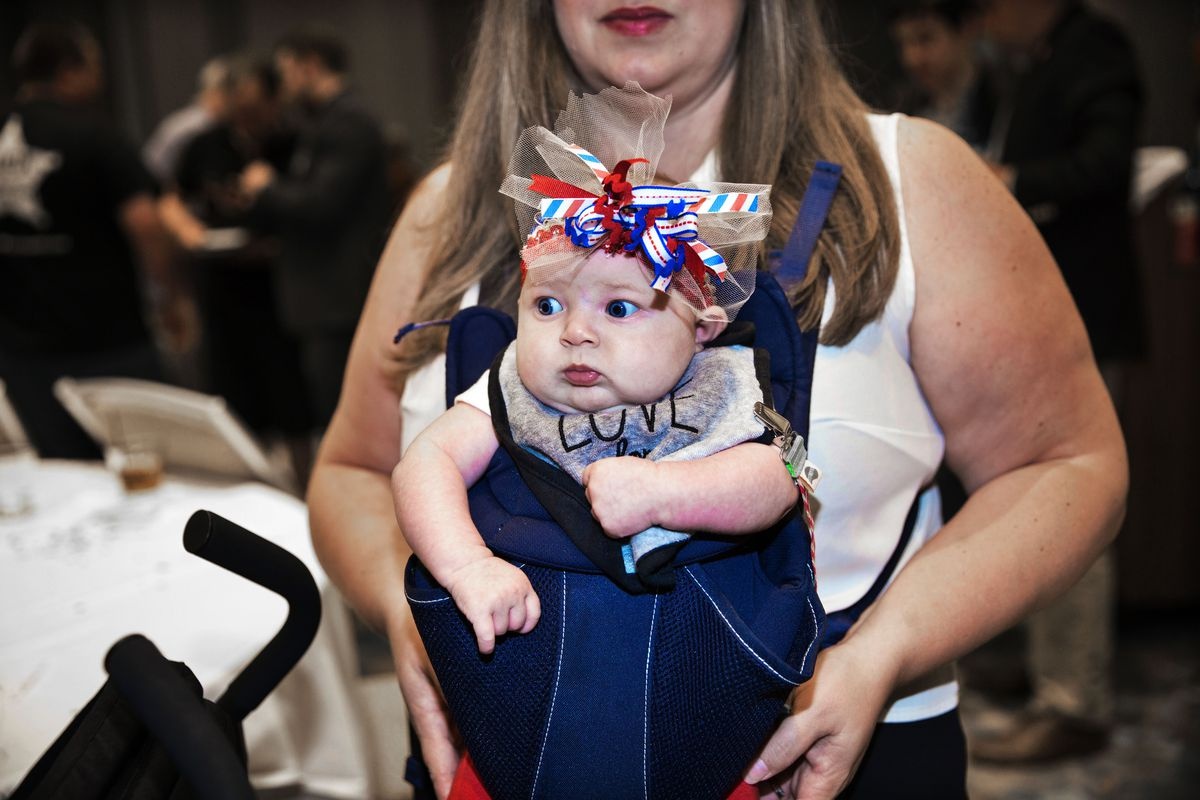 ngung tu dong nhap tich cho tre sinh ra o My anh 5