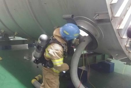 No nha may Han Quoc: To chuc le vieng 2 lao dong Viet tu vong hinh anh