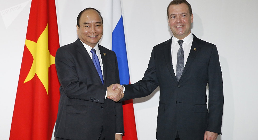 Quan he chien luoc Viet - Nga va thach thuc 10 ty USD hinh anh