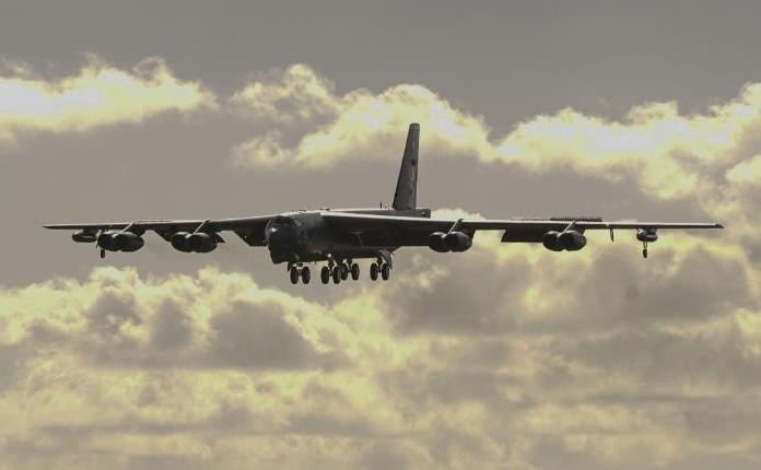 My dieu may bay nem bom B-52 tu Guam den gan Bien Dong hinh anh