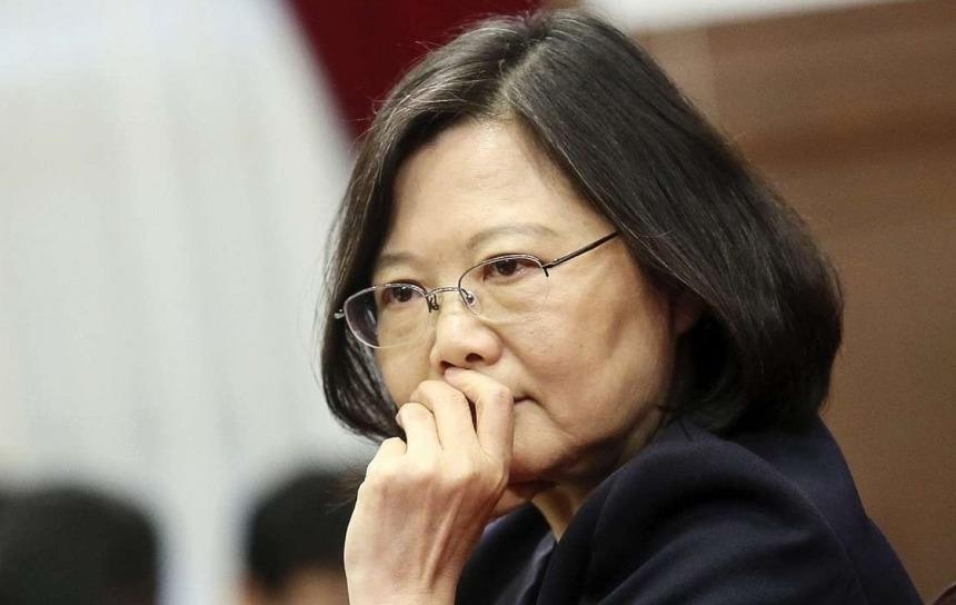 Lanh dao Dai Loan tu chuc chu tich dang cam quyen hinh anh