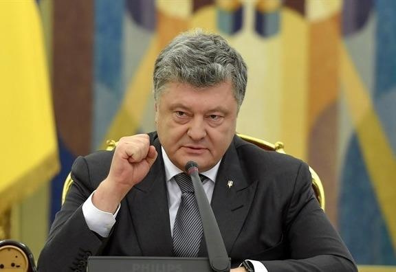 Tong thong Ukraine de xuat thiet quan luat sau vu Nga no sung, bat tau hinh anh