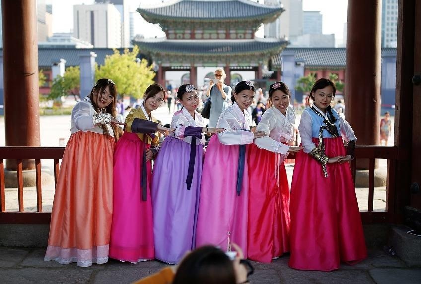 Nguoi HN, TP.HCM, Da Nang xin visa Han khong can chung minh tai chinh hinh anh