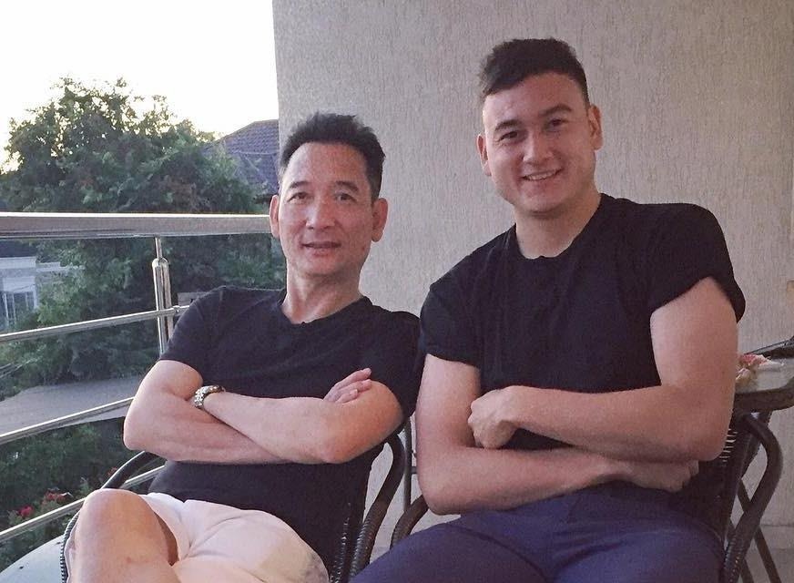 Cha thu mon Van Lam: 'Chau da danh doi 8 nam de co 90 phut chung ket' hinh anh