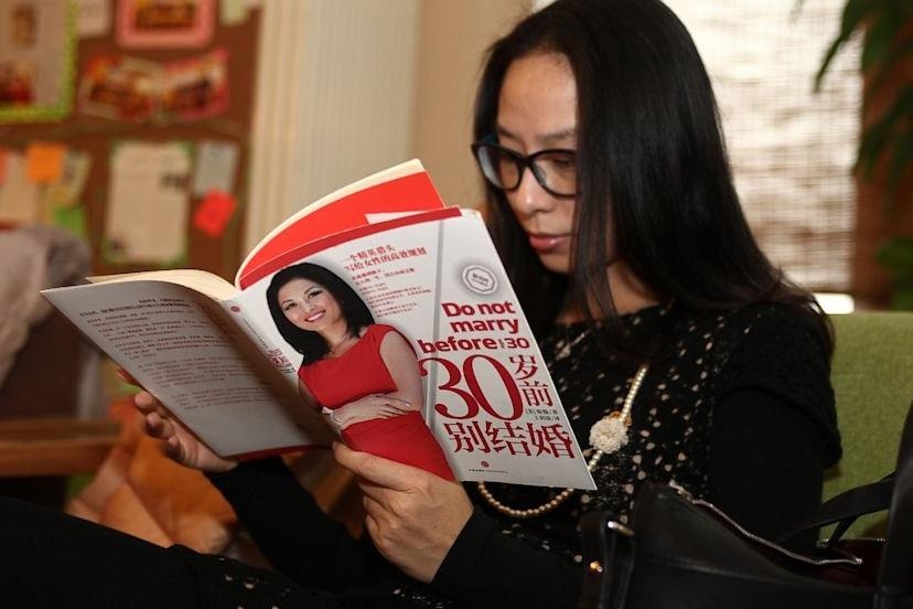 Cong ty TQ cho nhan vien nu nghi Tet them 8 ngay de tim nguoi yeu hinh anh