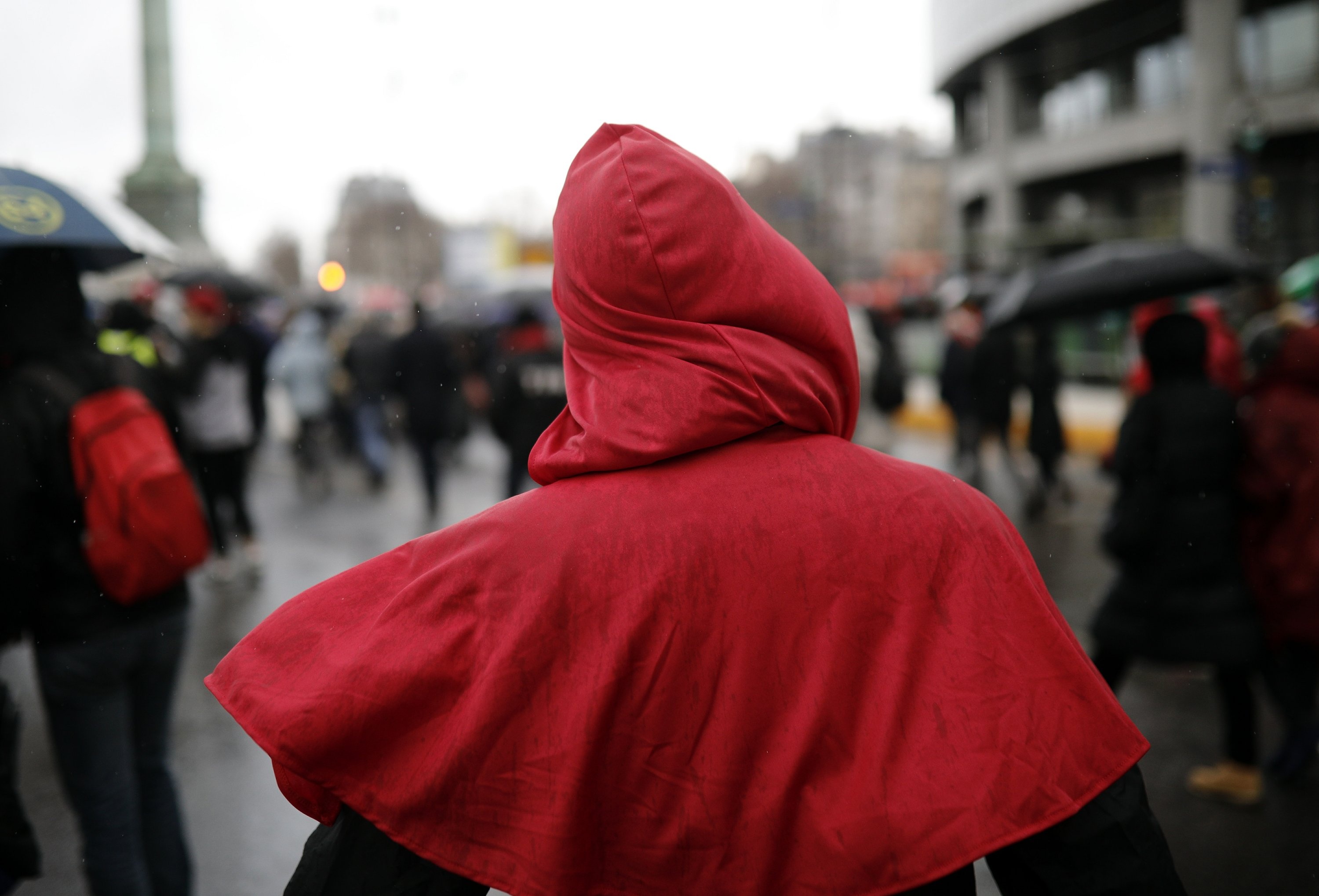 bieu tinh khan choang do tai phap anh 3