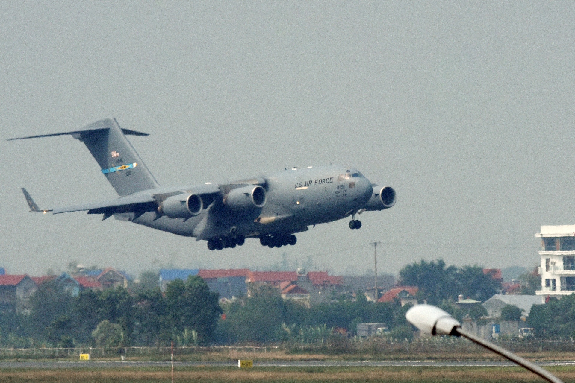 c-17 ha canh noi bai anh 3
