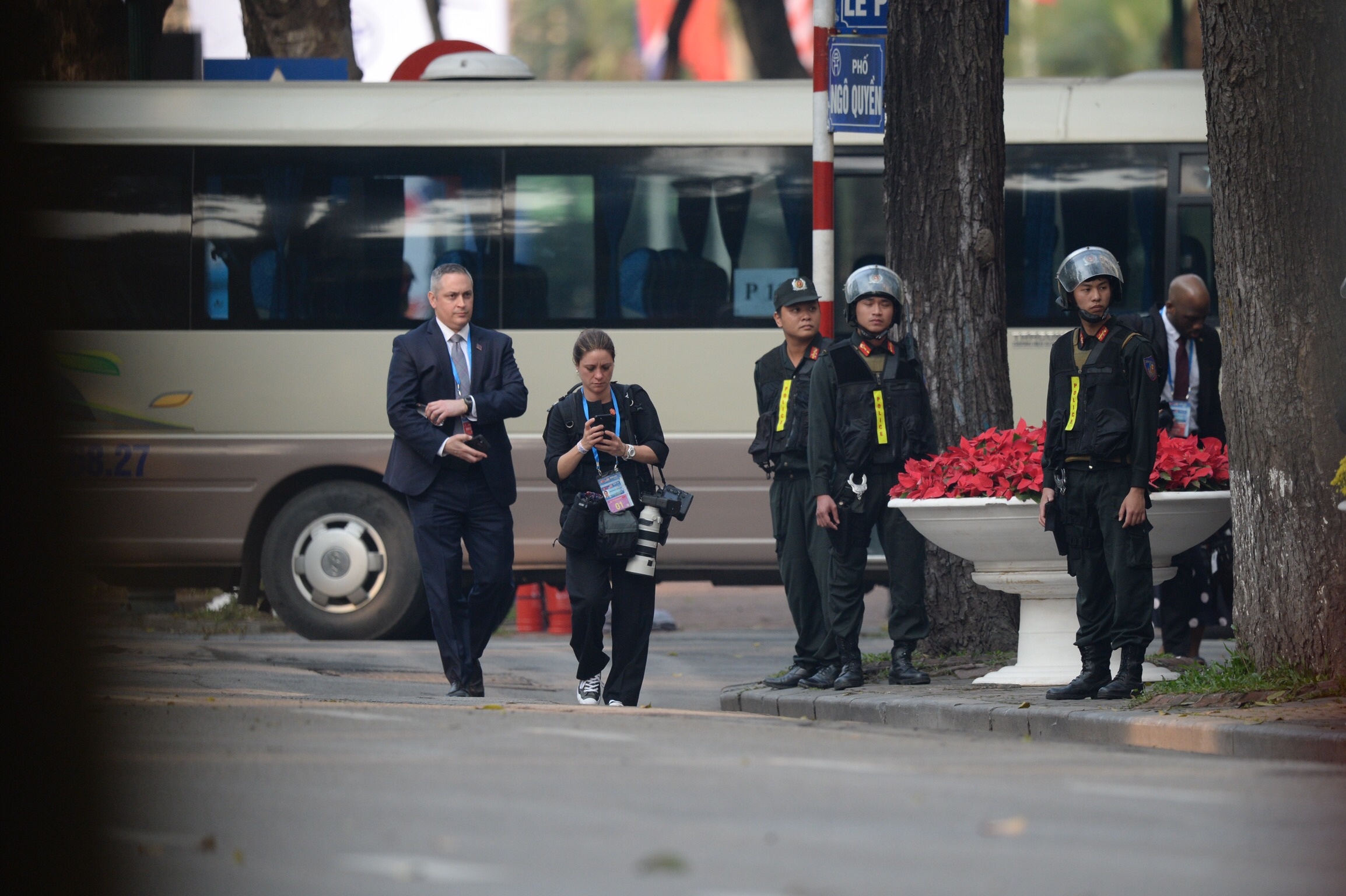 nhom phong vien nha trang tai metropole anh 6