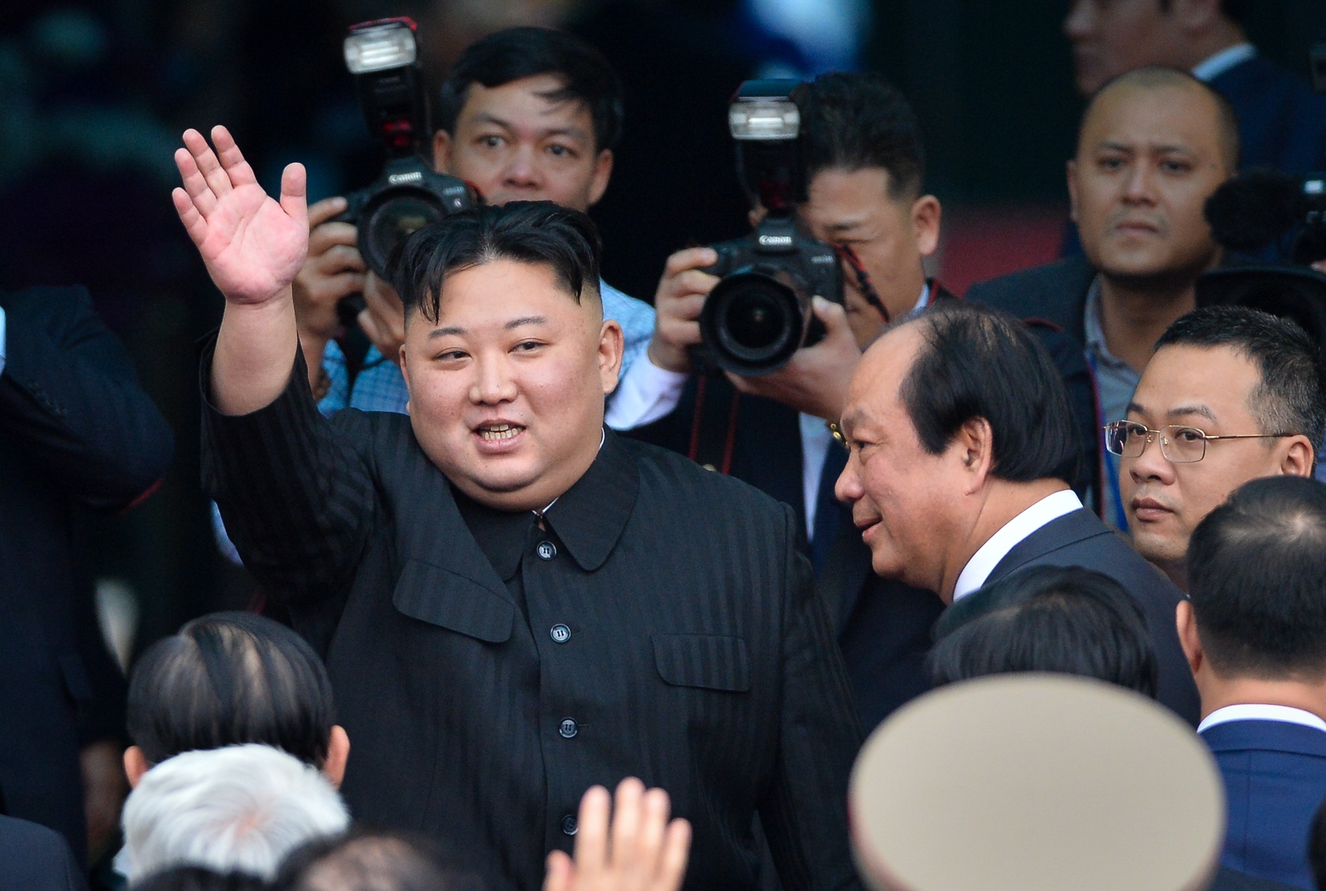 kim jong un ket thuc chuyen tham viet nam anh 1