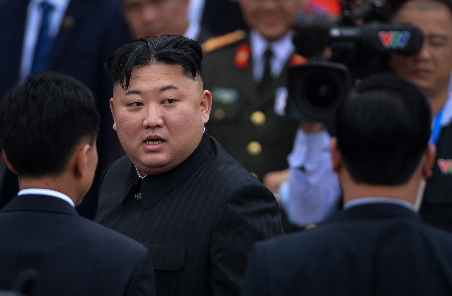 le tien ong kim jong un ve nuoc anh 7