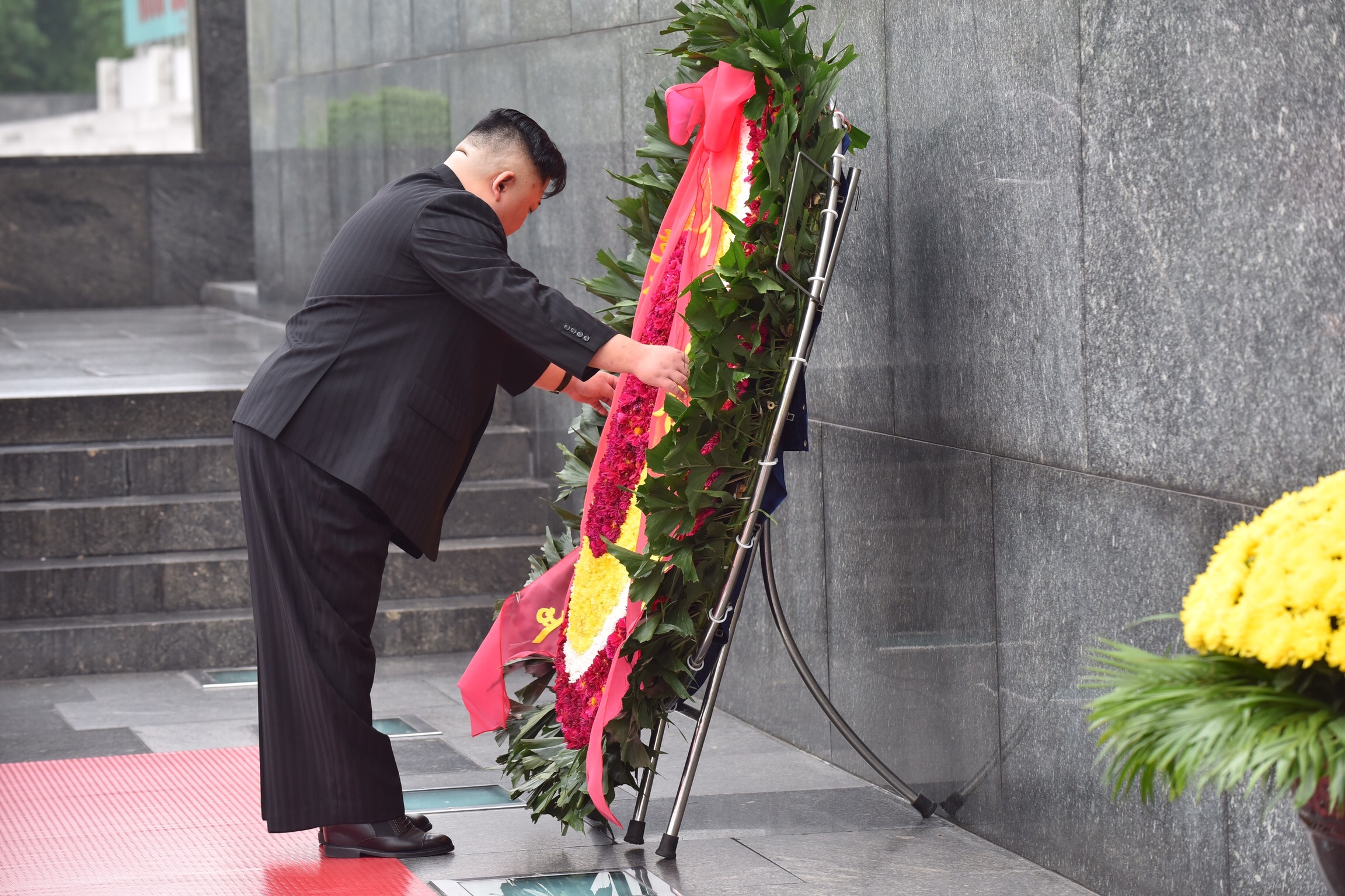 kim jong un vieng lang bac anh 10