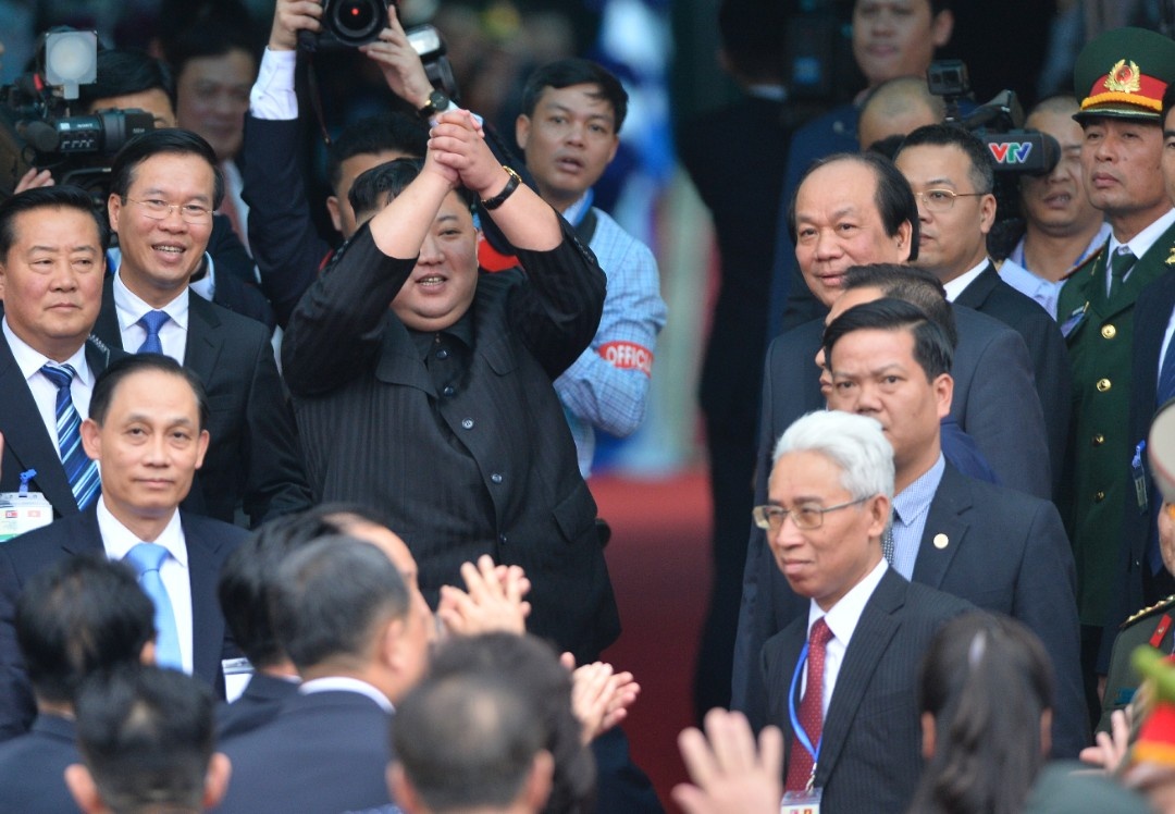 le tien ong kim jong un ve nuoc anh 4