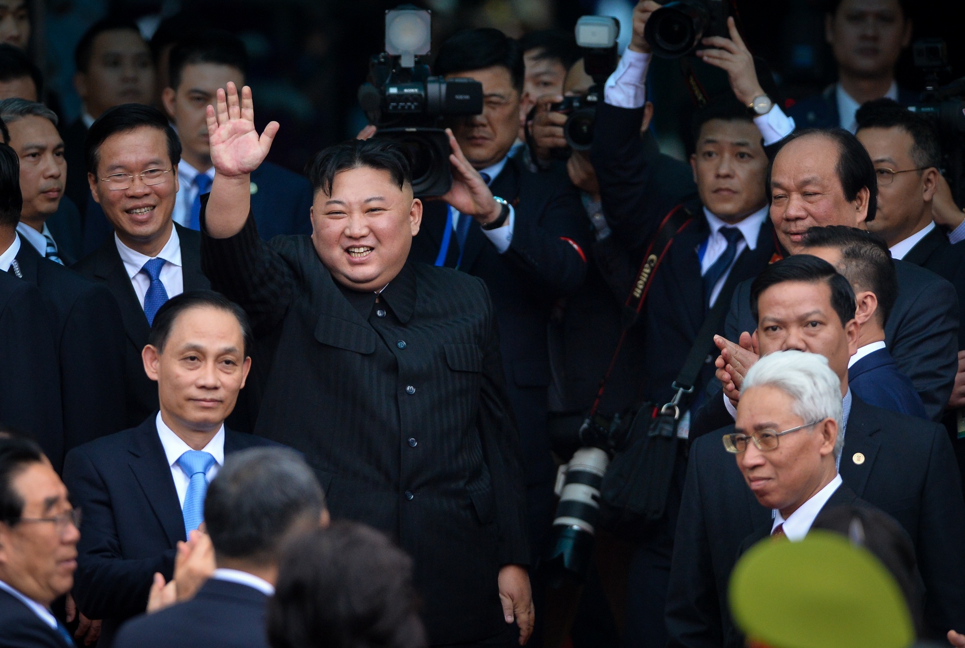 le tien ong kim jong un ve nuoc anh 3