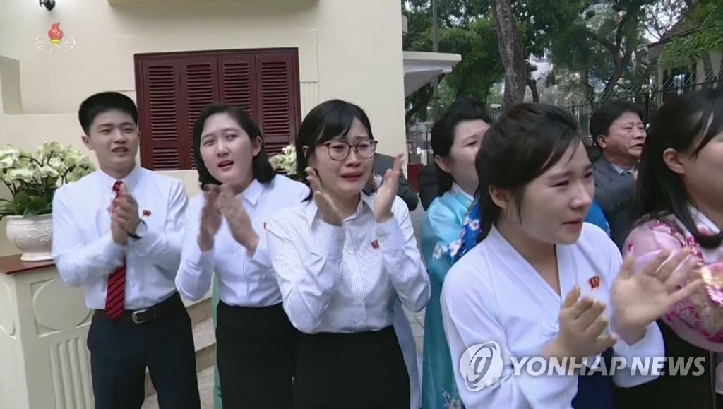 hinh anh kim jong un tai viet nam anh 2