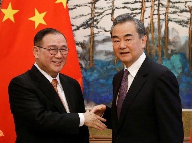 Ngoai truong Philippines ca ngoi TQ, chi trich phuong Tay tai Bac Kinh hinh anh