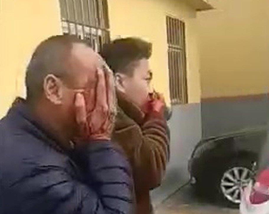 Nha may hoa chat o Trung Quoc phat no, boc chay hinh anh