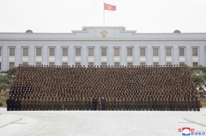 si quan quan doi trieu tien khoc anh 9