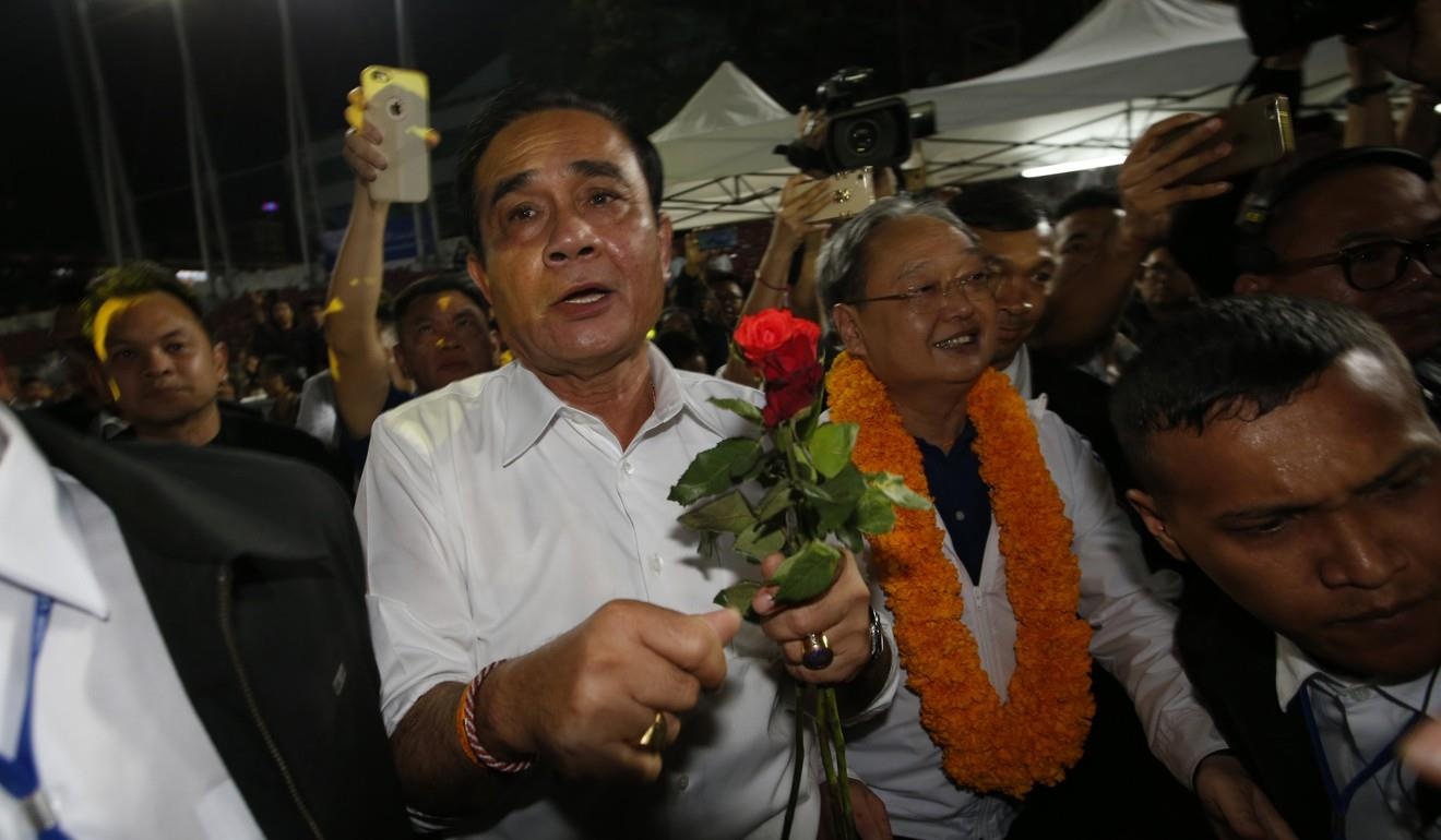 cu soc cho thaksin sau bau cu thai lan anh 3