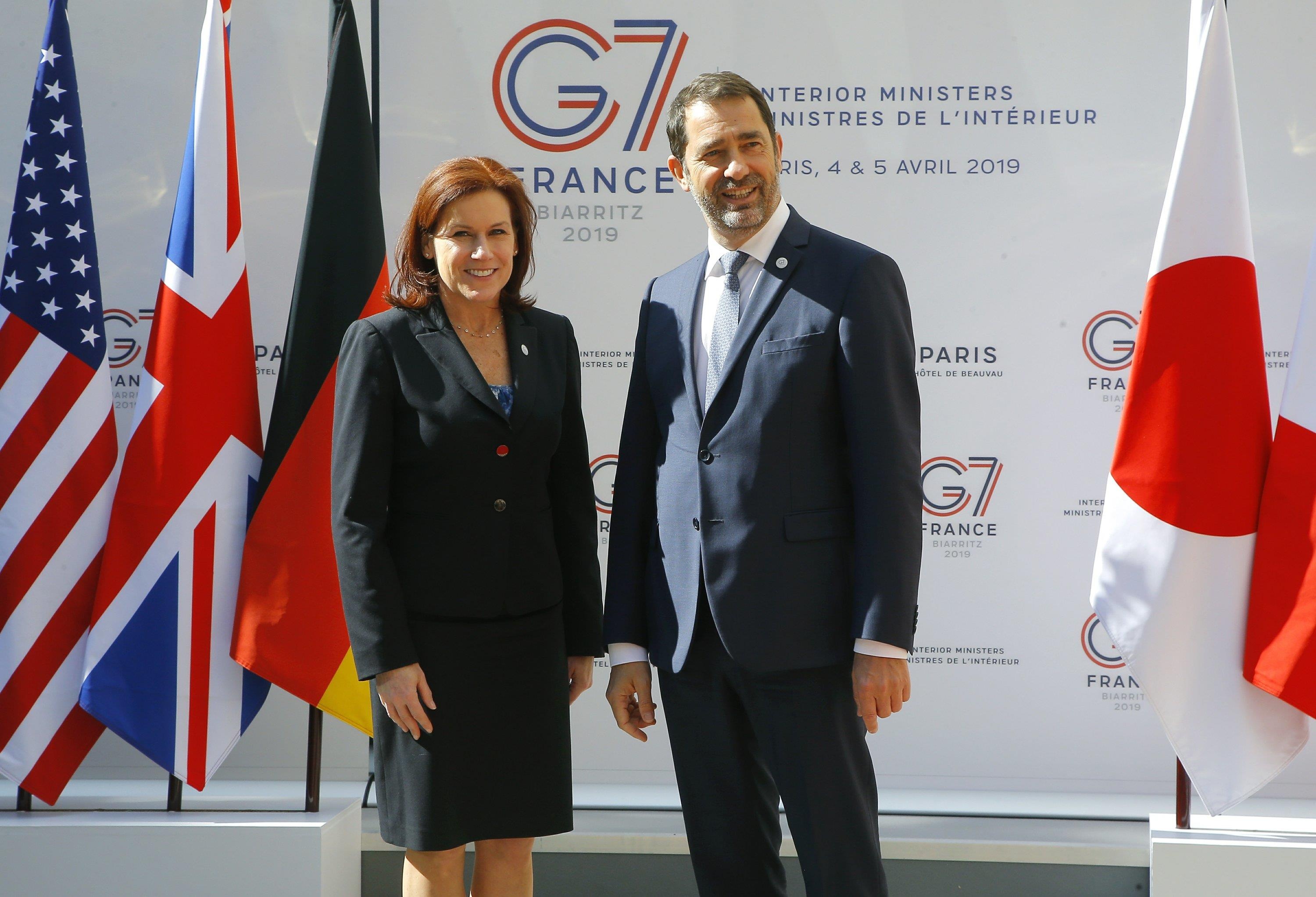 my vang mat hoi nghi g7 anh 2