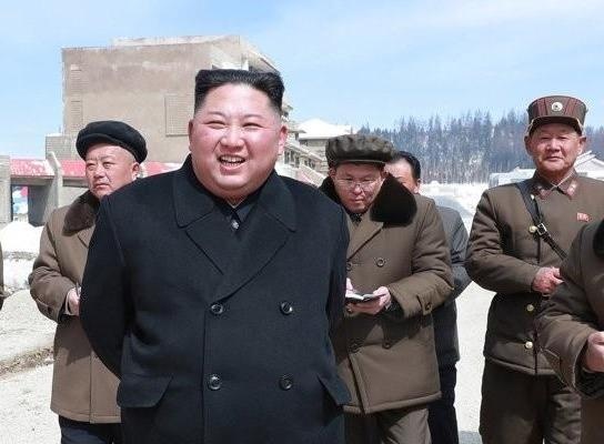 Ong Kim tham que cha giua tin don sap tuyen bo ve dam phan voi My hinh anh