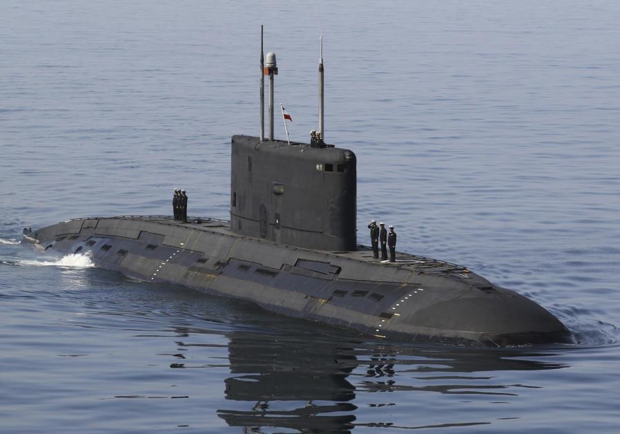 Tau ngam Iran phat no, 3 nguoi thiet mang hinh anh