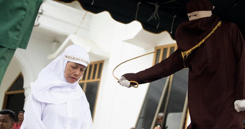luật ném đá người đồng tính brunei ảnh 3 luat nem da nguoi dong tinh brunei anh 3