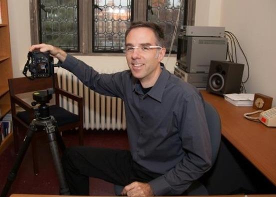 Du lieu quy cua co giao su My co the hoi sinh Nha tho Duc Ba Paris hinh anh