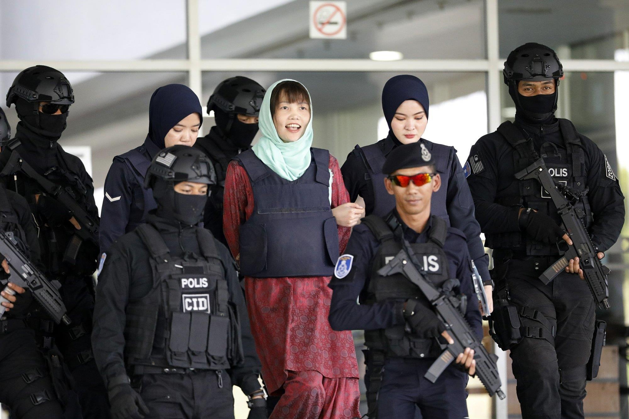 doan thi huong ra tu anh 2